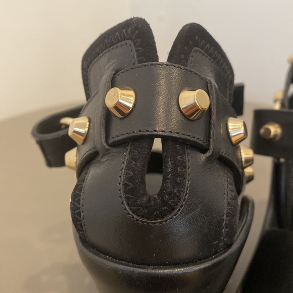 BALENCIAGA black wedge studded sandal. Size 36.5 - Picture 8 of 13